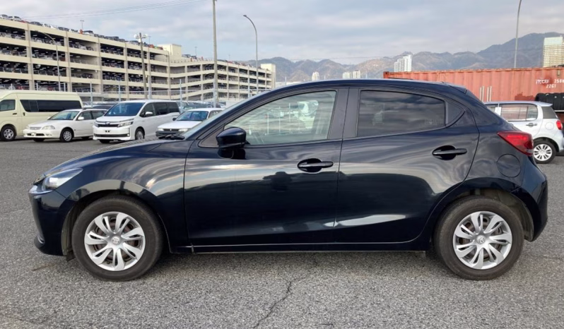 
								MAZDA 2 full									