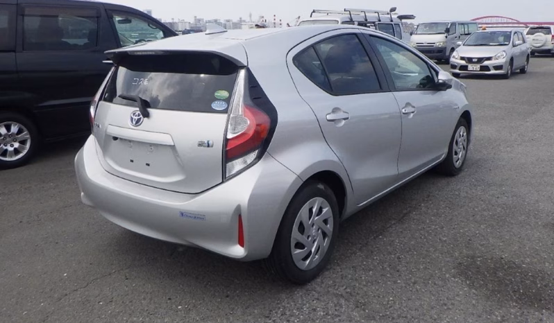 
								TOYOTA AQUA full									