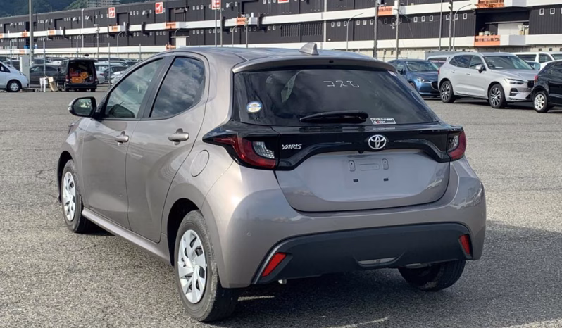 
								TOYOTA YARIS Hybrid full									