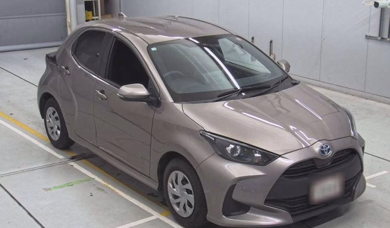 
								TOYOTA YARIS Hybrid full									
