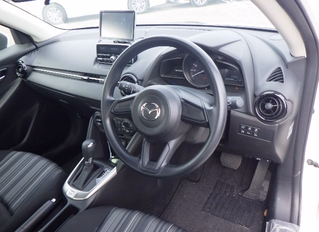 
								MAZDA 2 full									