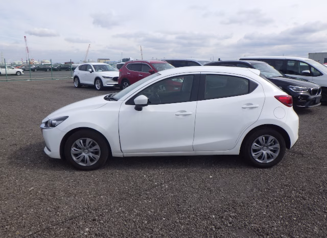 
								MAZDA 2 full									