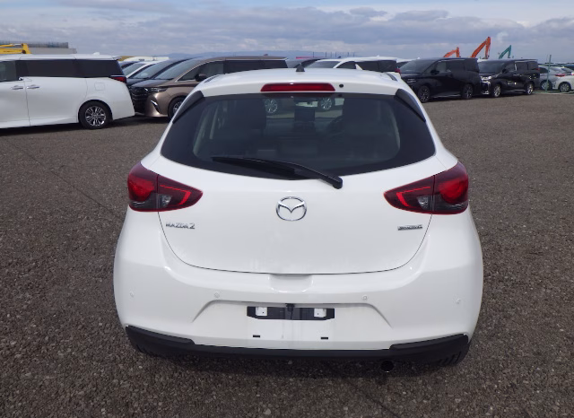 
								MAZDA 2 full									
