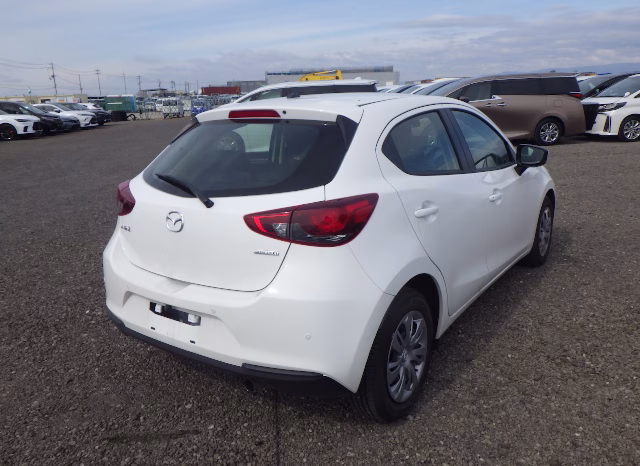 
								MAZDA 2 full									