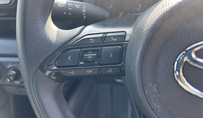 
								TOYOTA YARIS full									