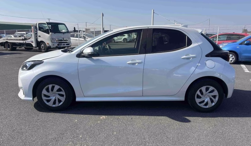 
								TOYOTA YARIS full									