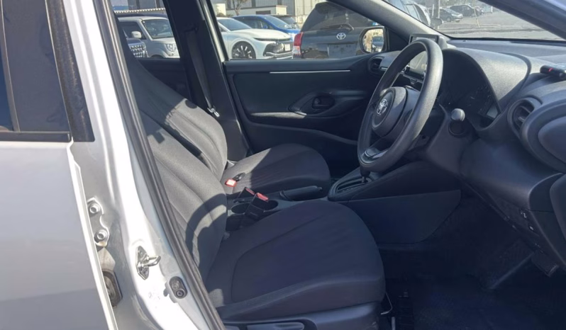 
								TOYOTA YARIS full									