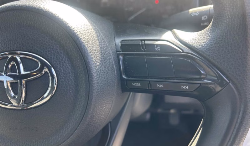 
								TOYOTA YARIS full									