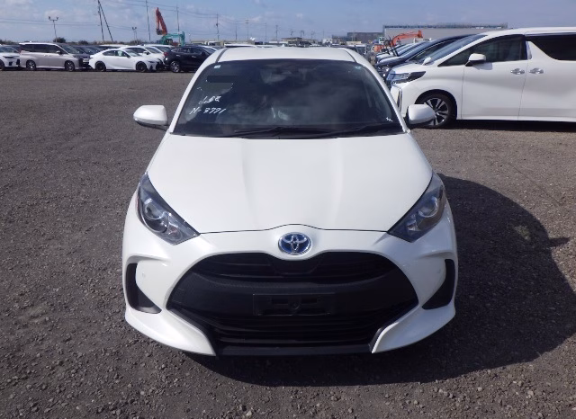 
								TOYOTA YARIS Hybrid full									
