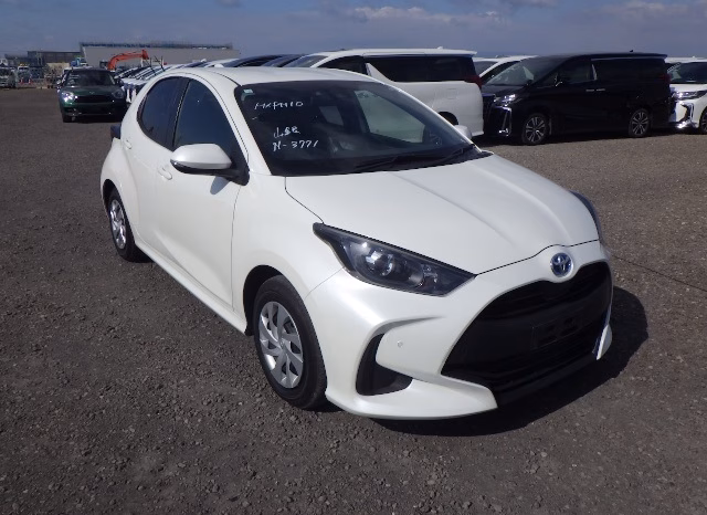 
								TOYOTA YARIS Hybrid full									