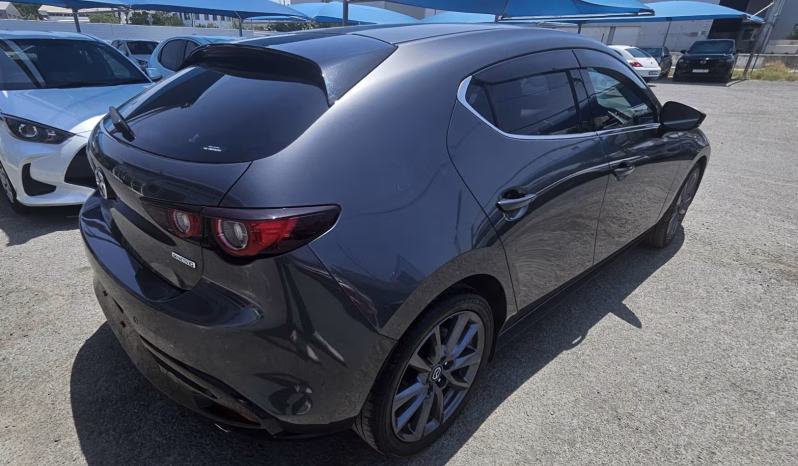
								MAZDA 3 Hatchback full									