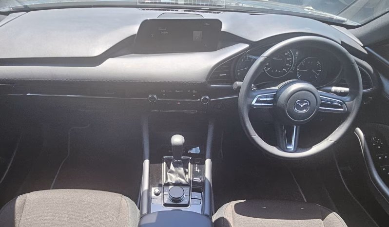 
								MAZDA 3 Hatchback full									
