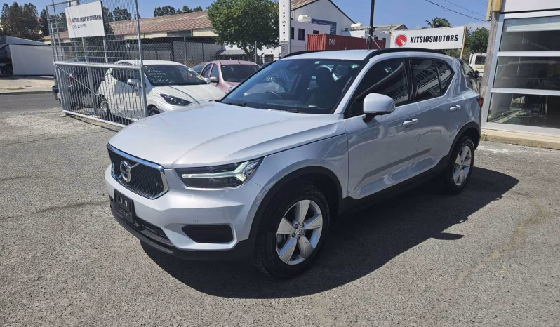 
								VOLVO XC40 B3 (Mild-Hybrid) full									