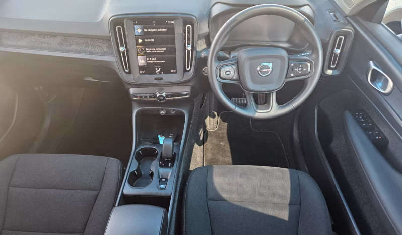 
								VOLVO XC40 B3 (Mild-Hybrid) full									