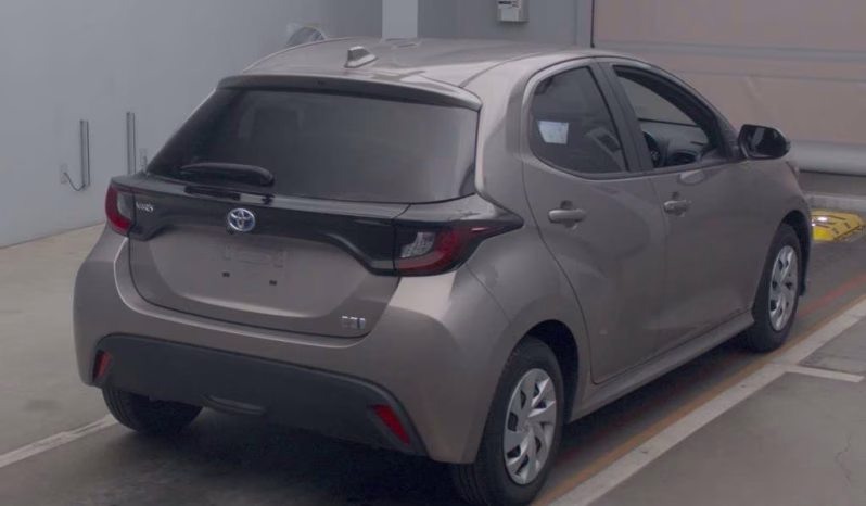 
								TOYOTA YARIS Hybrid full									