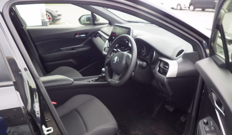 
								TOYOTA C-HR full									