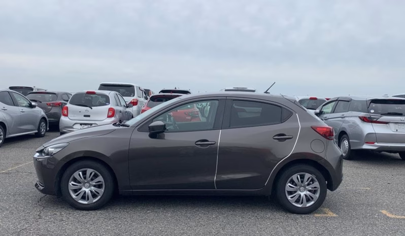 
								MAZDA 2 full									