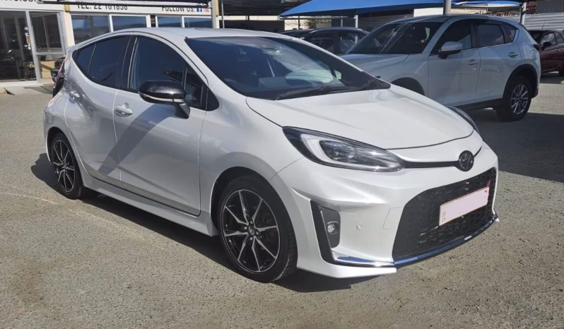 
								TOYOTA AQUA GR full									