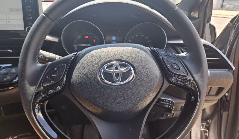 
								TOYOTA C-HR full									