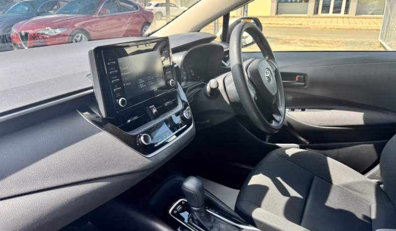 
								TOYOTA COROLLA TOURING Hybrid full									