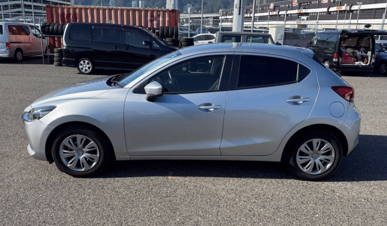 
								MAZDA 2 full									