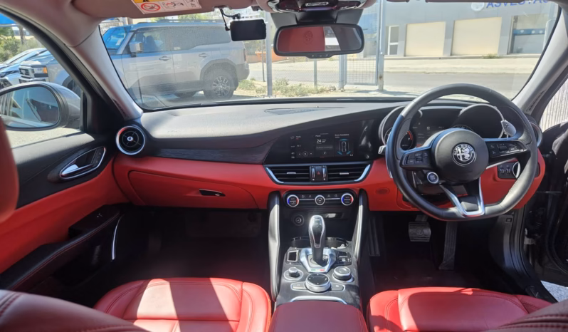 
								ALFA ROMEO GIULIA SPRINT full									