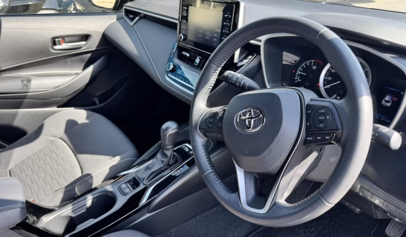 
								TOYOTA COROLLA SPORT HYBRID full									