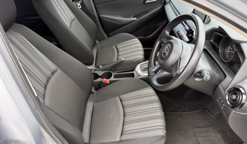 
								MAZDA 2 full									