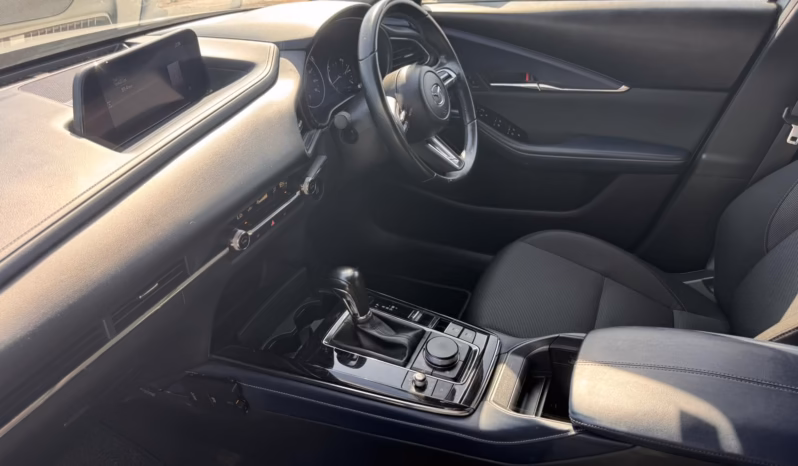 
								MAZDA CX-30 full									