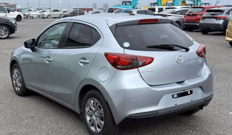 
								MAZDA 2 full									