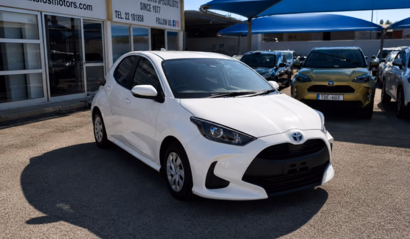 
								TOYOTA YARIS HYBRID full									