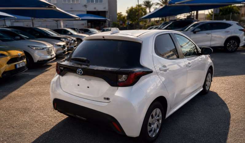 
								TOYOTA YARIS HYBRID full									