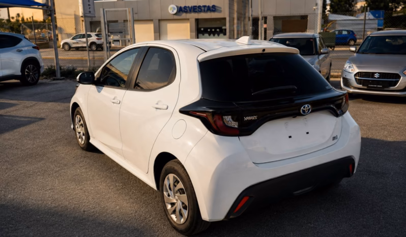 
								TOYOTA YARIS HYBRID full									