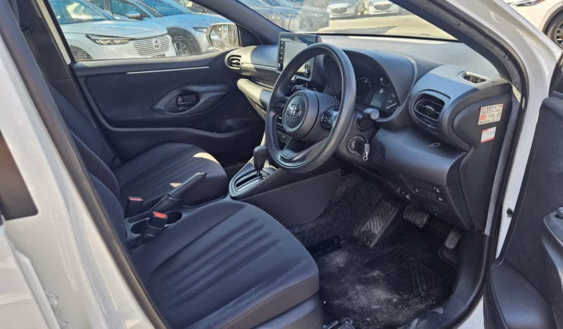 
								TOYOTA YARIS HYBRID full									
