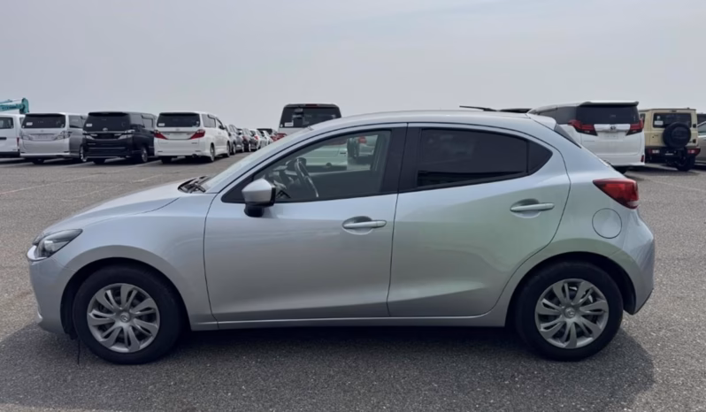 
								MAZDA 2 full									