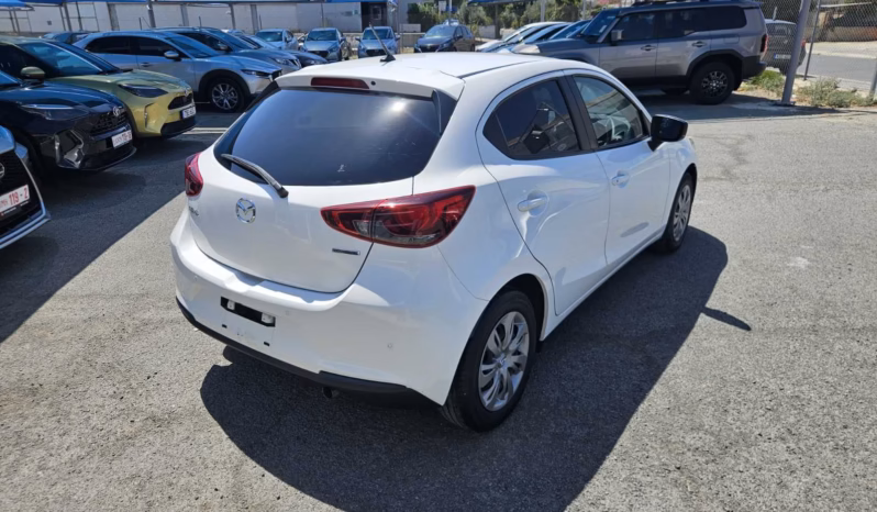 
								MAZDA 2 full									