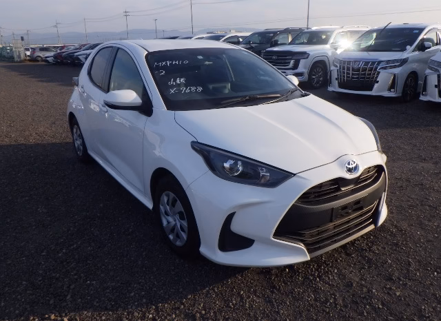 
								TOYOTA YARIS Hybrid full									