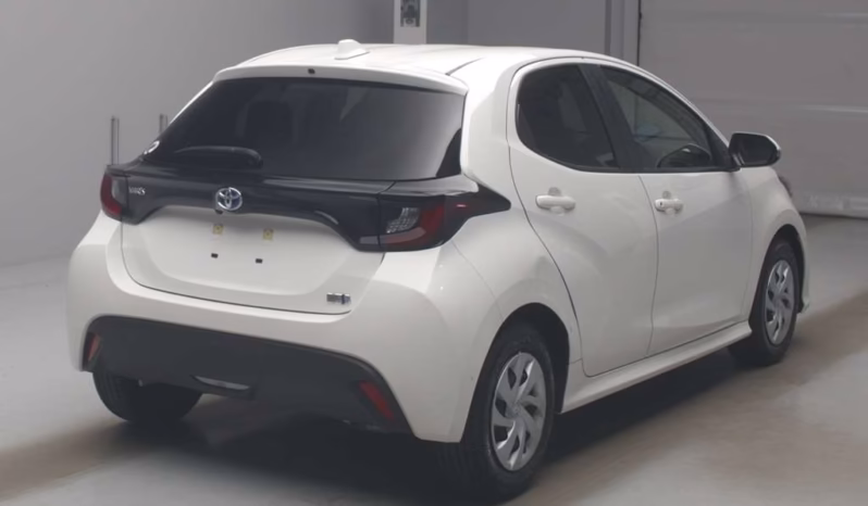 
								TOYOTA YARIS Hybrid full									
