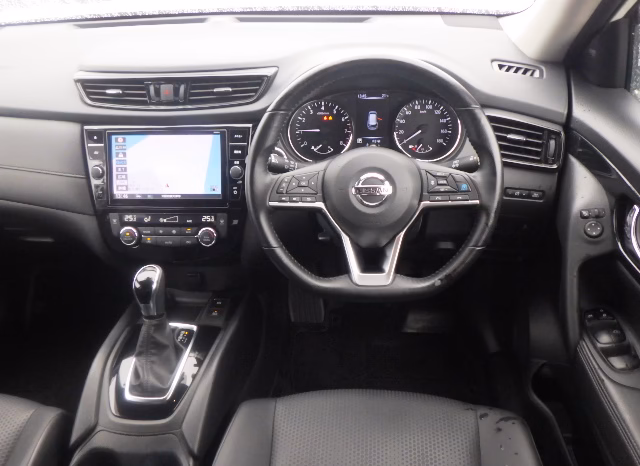 
								NISSAN X-TRAIL full									