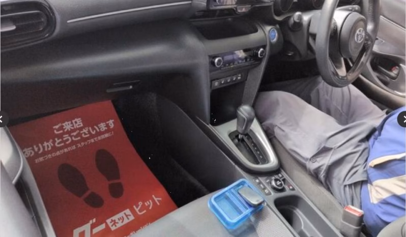 
								TOYOTA YARIS CROSS Hybrid (4WD) full									