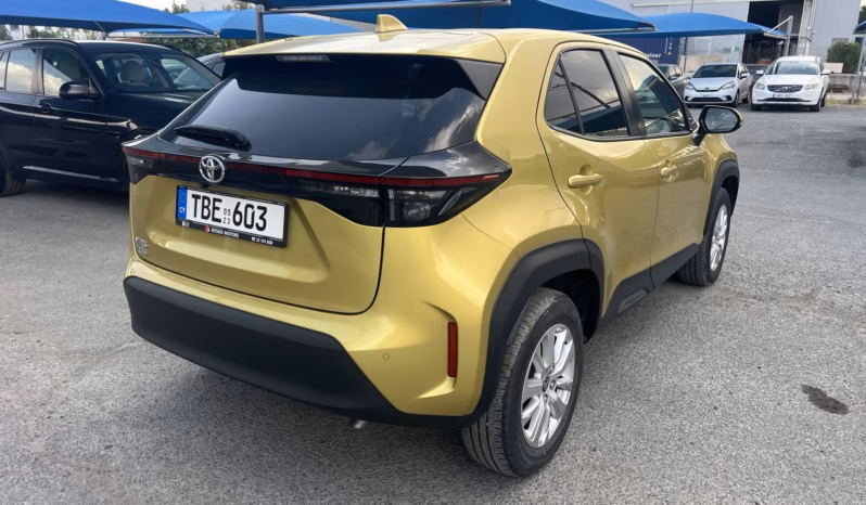 
								TOYOTA YARIS CROSS full									