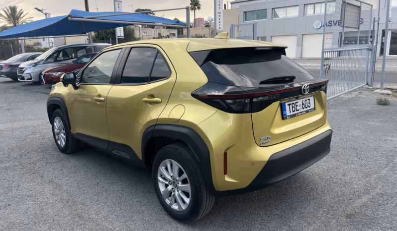 
								TOYOTA YARIS CROSS full									