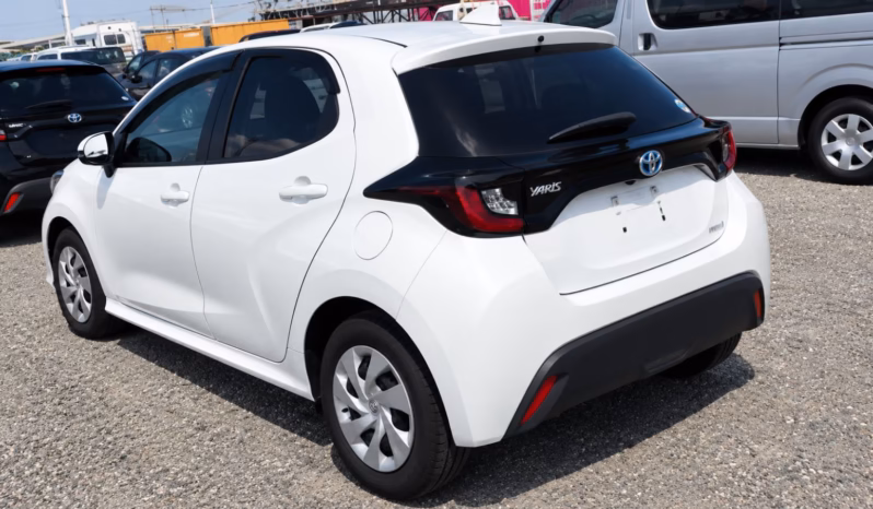 
								TOYOTA YARIS Hybrid full									