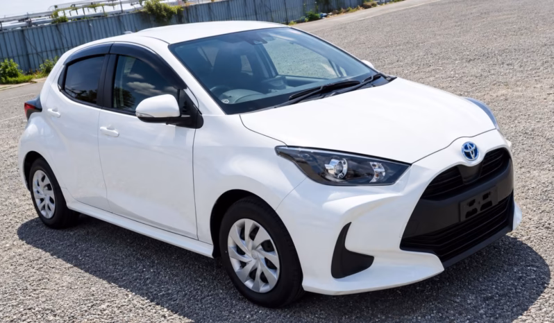 
								TOYOTA YARIS Hybrid full									