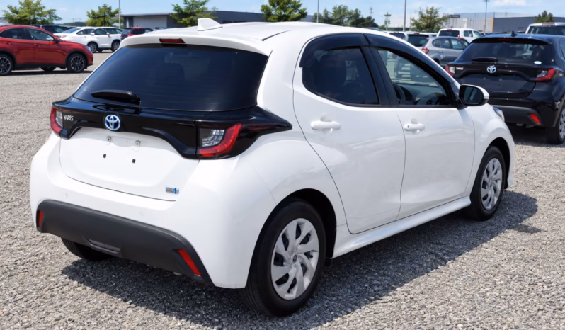 
								TOYOTA YARIS Hybrid full									