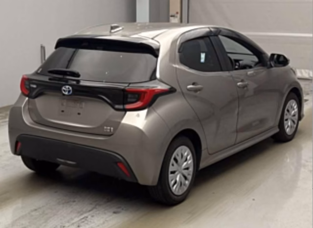 
								TOYOTA YARIS Hybrid Z full									