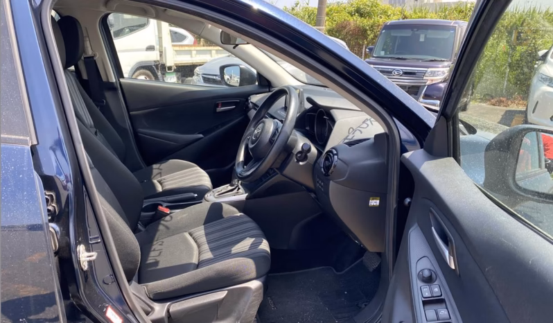 
								MAZDA 2 full									
