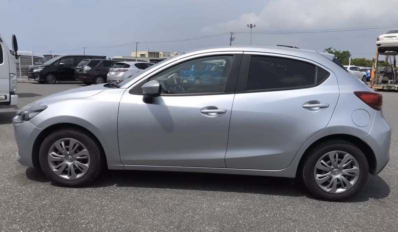 
								MAZDA 2 full									