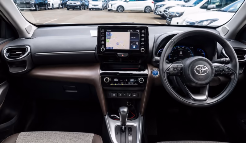 
								TOYOTA YARIS CROSS HYBRID Z full									