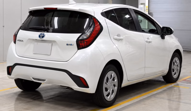 
								TOYOTA AQUA Hybrid full									